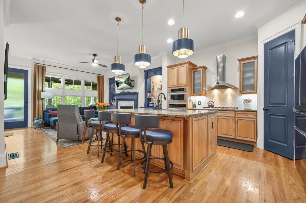 395 Laurent Street NW 4