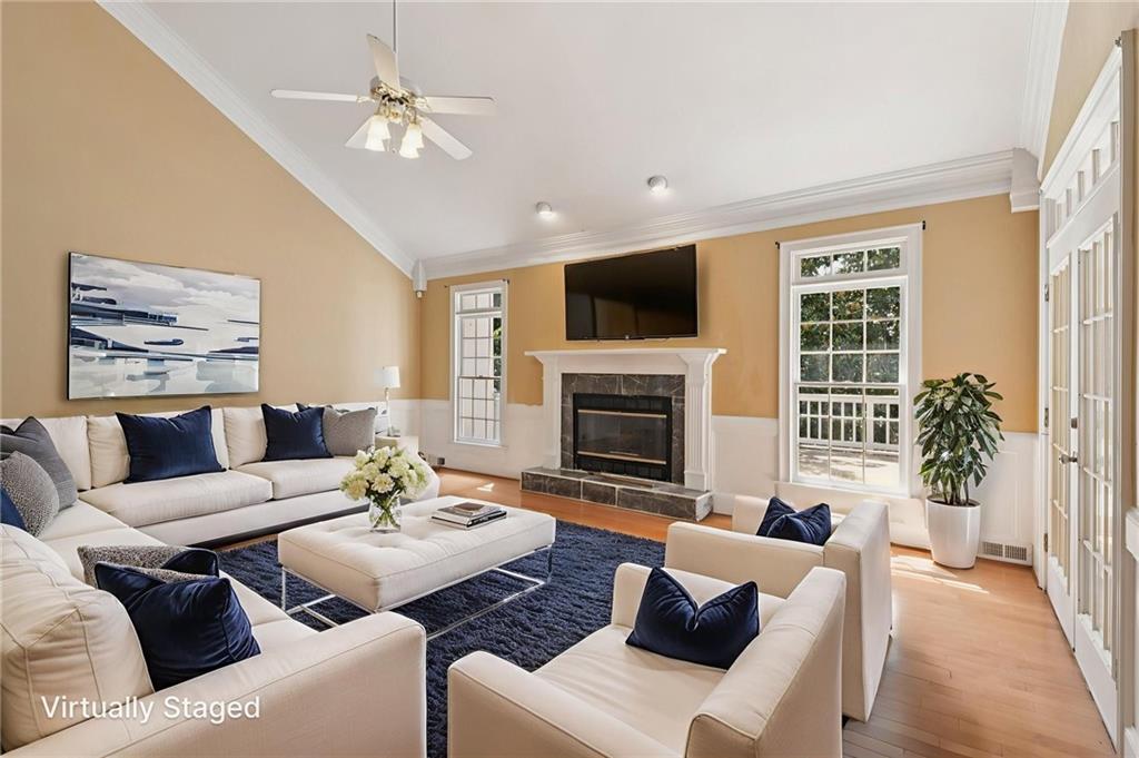 2911 Chesterfield Way SE