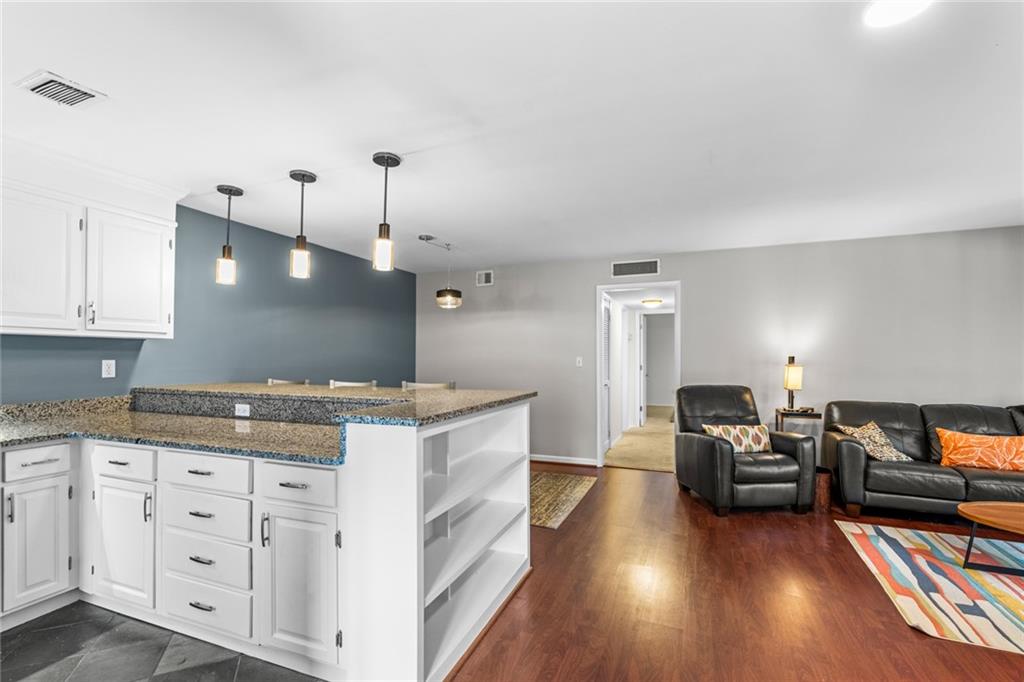 401 Woodcliff Drive, Atlanta, Georgia image 3