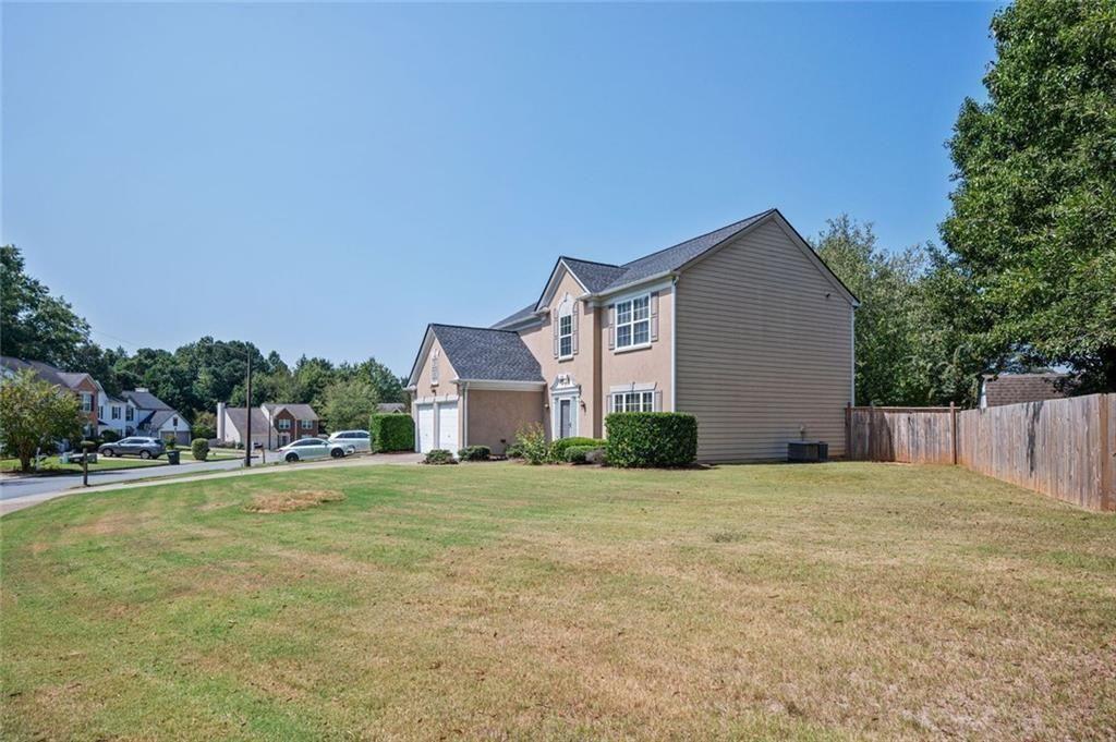 661 Glenbarrett Court NE