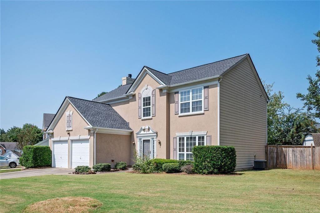 661 Glenbarrett Court NE