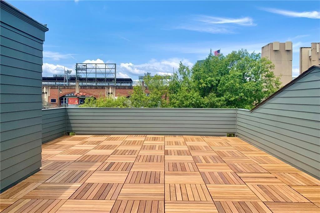 676 Hank Aaron Drive SE