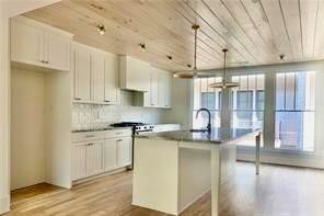 676 Hank Aaron Drive SE
