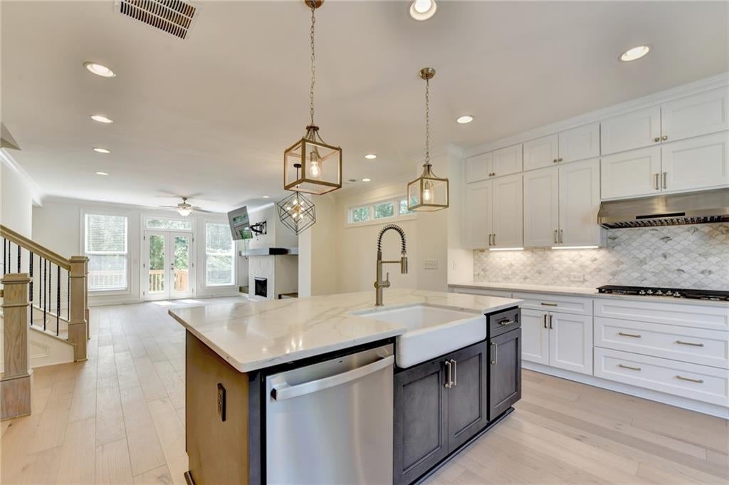 1701 Kenstone Walk