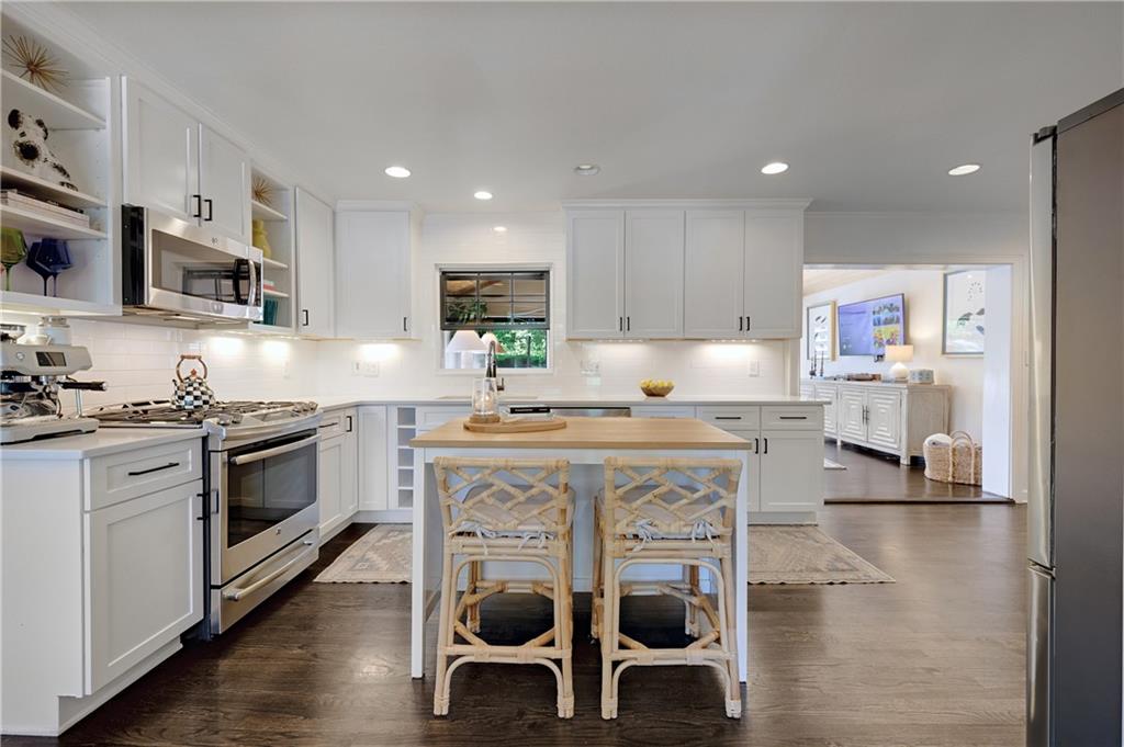 2334 Cortez Way NE