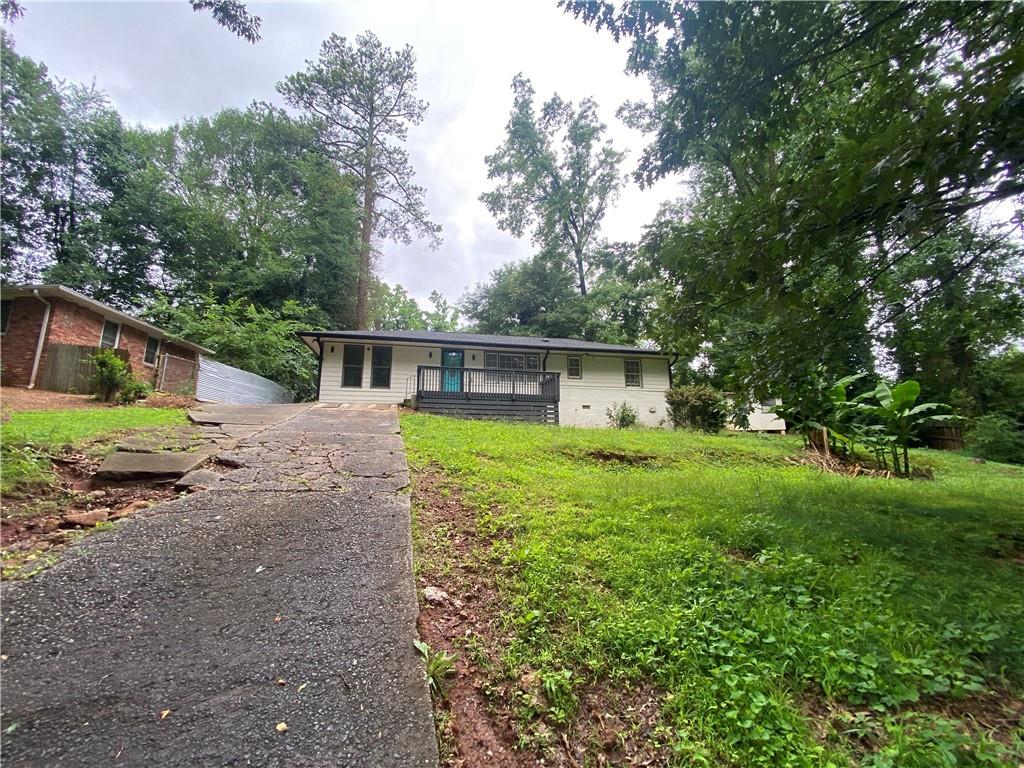 Well-maintained 3-bedroom, 2-bathroom home available for rent in Marietta. The property features hardwood floors throughout, a kitchen with granite countertops and stainless-steel appliances, and a functional open layout. All bedrooms are a good size with closet space. Located near schools, shopping, and major highways for easy access to everything you need. Locally & professionally managed by All County Property Management North Metro, which offers a streamlined leasing process with self-guided tours available.
Washer and dryer included. Pets accepted.
