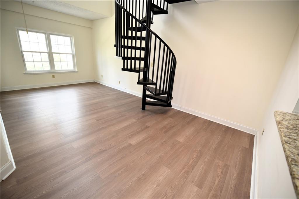 1075 Peachtree Walk NE A519