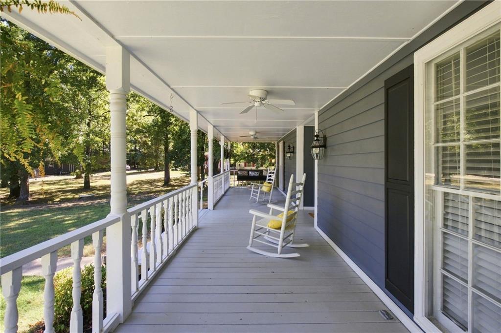 108 E Creekview Drive Drive SW