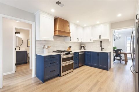 Homes For Sale - 4782 Hill Court<br/> Roswell, GA 30075