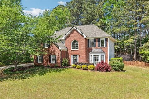 Homes For Sale - 605 Silverberry Lane<br/> Sugar Hill, GA 30518
