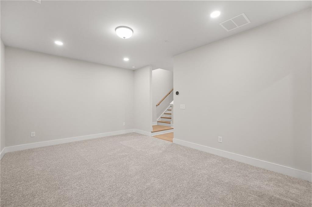 ROWAN WALK - Residential Lease