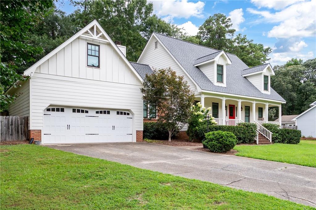876 Trailside Lane SW