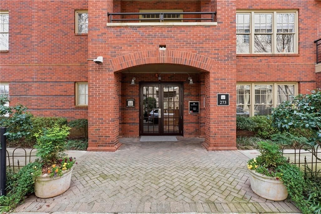 Photo of 273 12th Street NE #420, Atlanta, GA 30309 (MLS # 7728382)