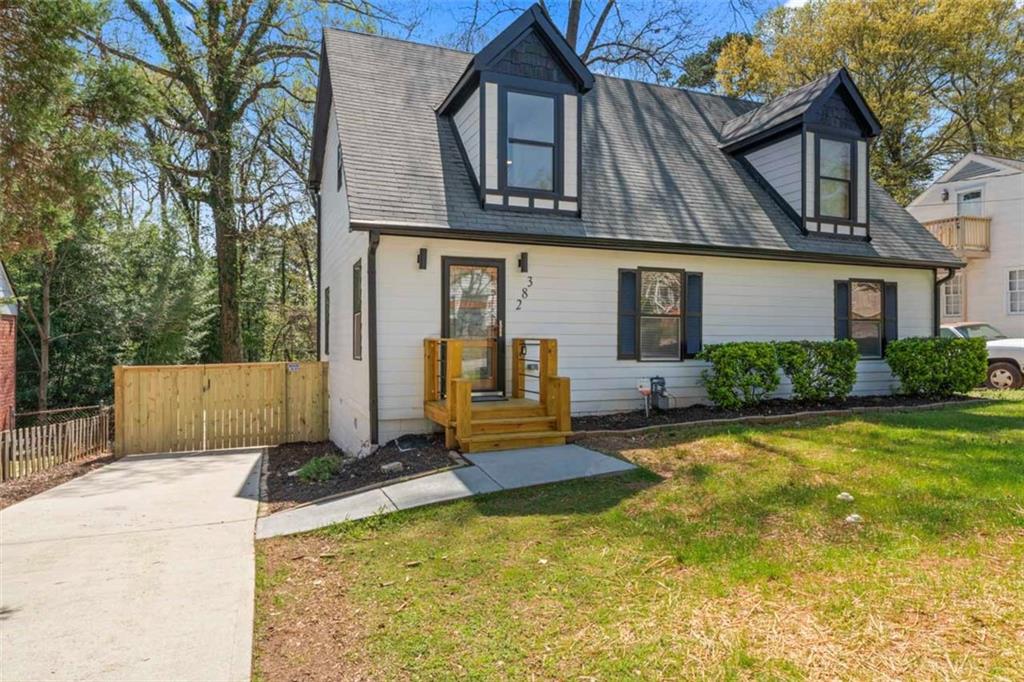 382 Deckner Avenue SW