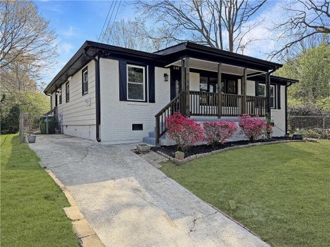 Homes For Sale - 340 Brooks Avenue<br/> Atlanta, GA 30310