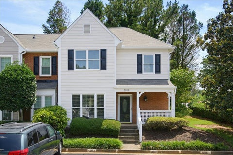 Townhouse For Sale - 5010 Avalon Drive<br/> Alpharetta, GA 30005