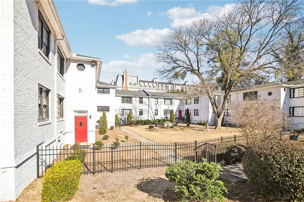 99 Peachtree Memorial Drive NW D3