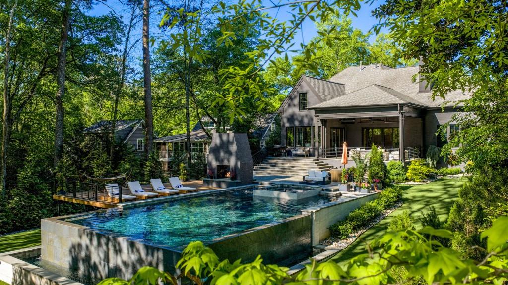 4075 Peachtree Dunwoody Road NE