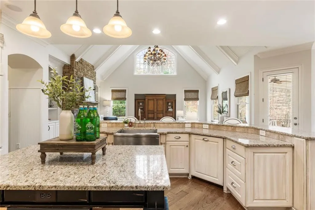 Milton, Georgia 30004, United States, 5 Bedrooms Bedrooms, ,6 BathroomsBathrooms,Residential,Active,247643