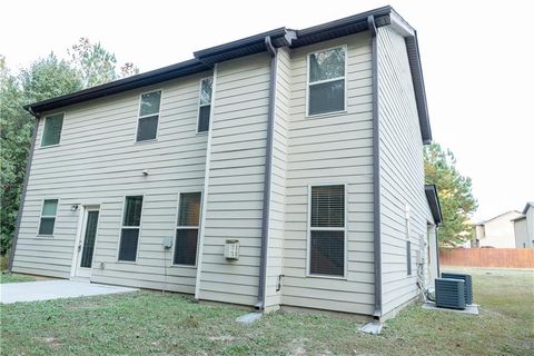 A home in Fairburn