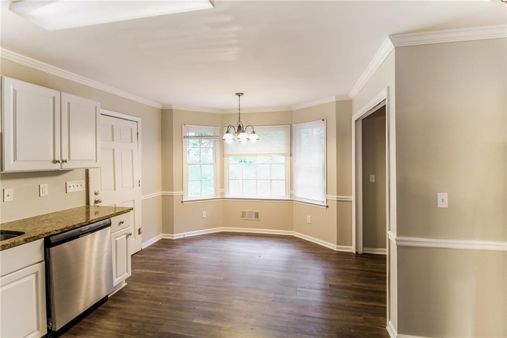 2848 Creekwood Drive, Snellville, Georgia image 13