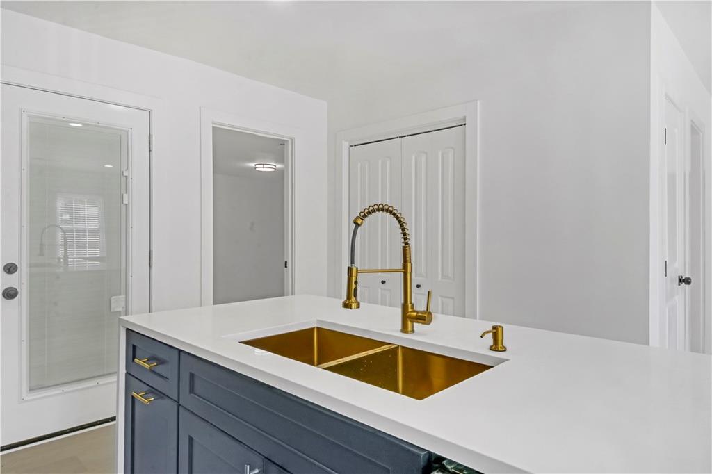 2067 Arlington Circle, Atlanta, Georgia image 8