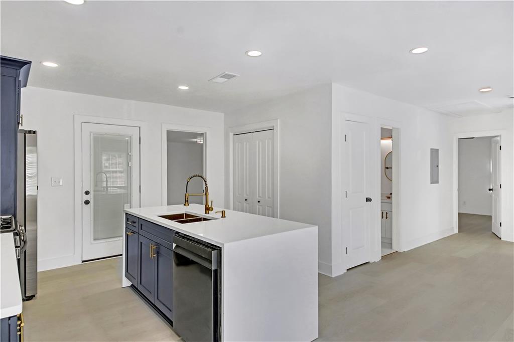 2067 Arlington Circle, Atlanta, Georgia image 6