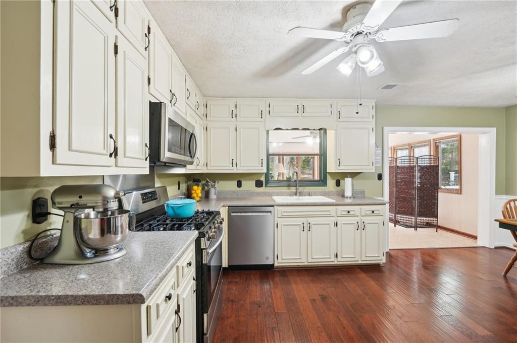4553 Pond Lane, Marietta, Georgia image 13