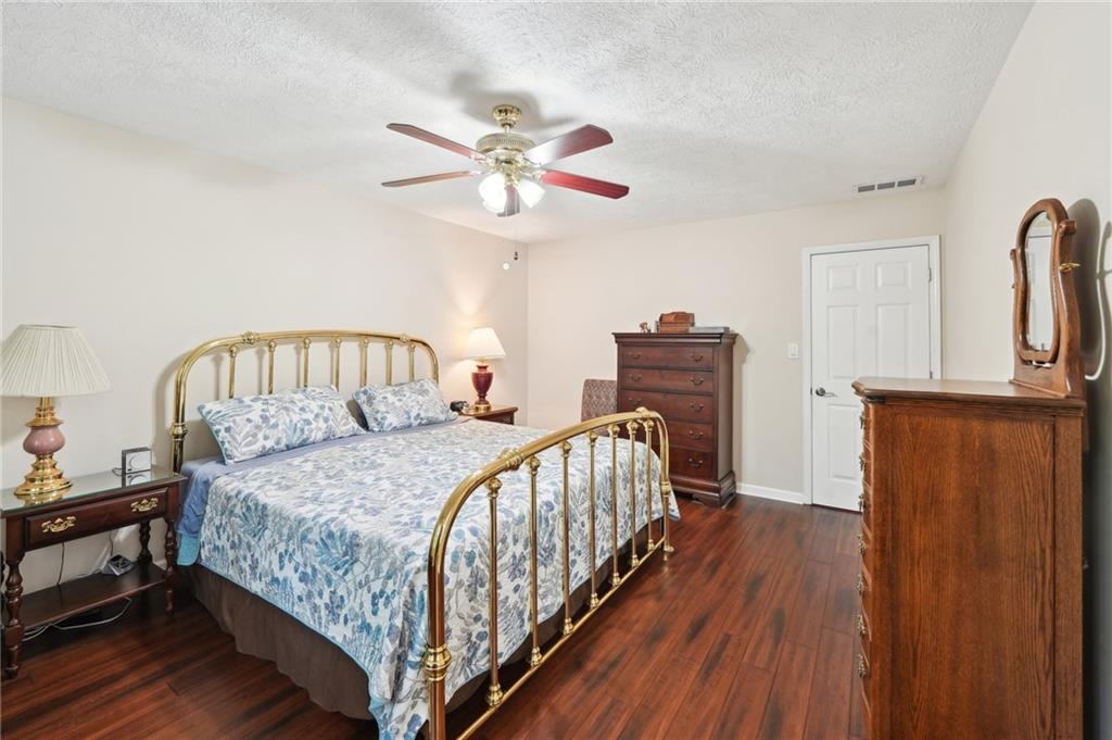 4553 Pond Lane, Marietta, Georgia image 24