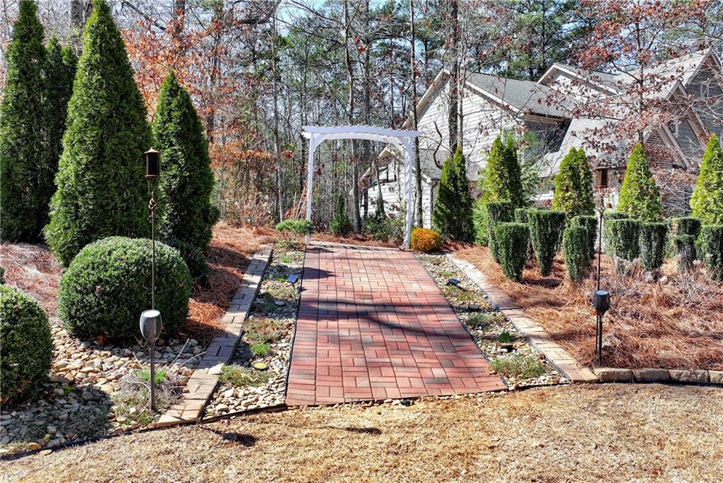 2196 Abbott Drive, Buford, Georgia image 16