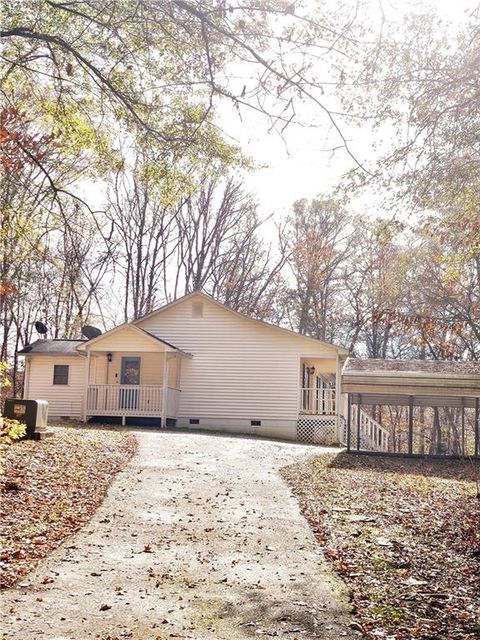 A home in Hoschton