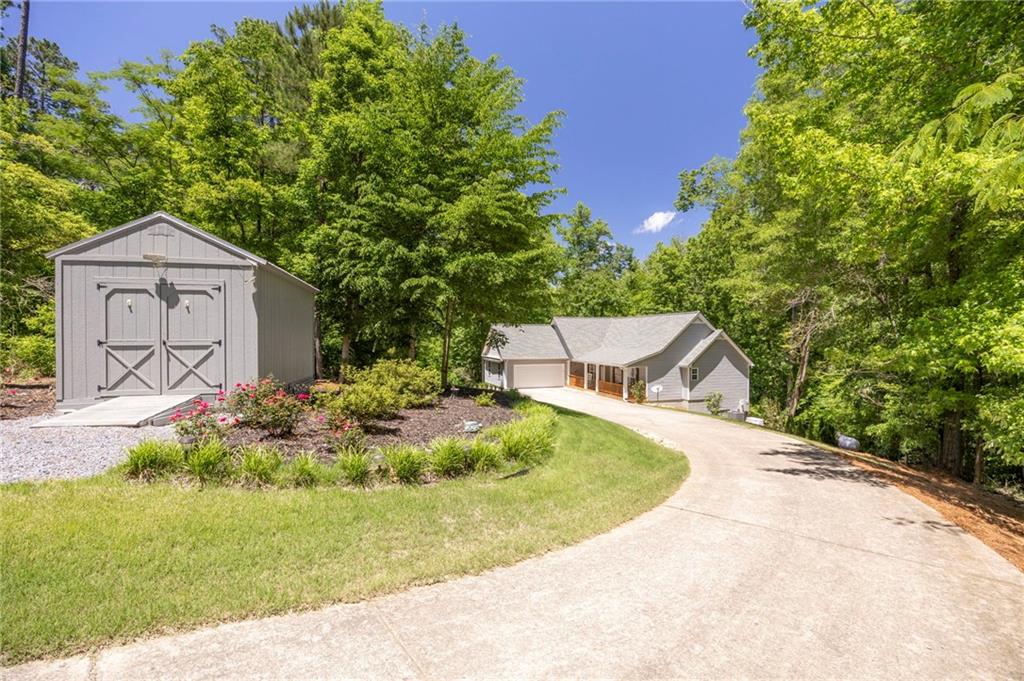 390 Rock Springs Pass