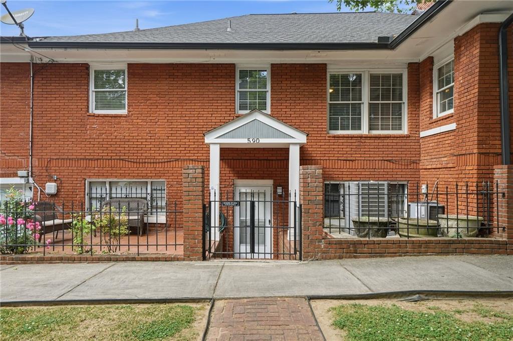1072 Monroe Drive NE
