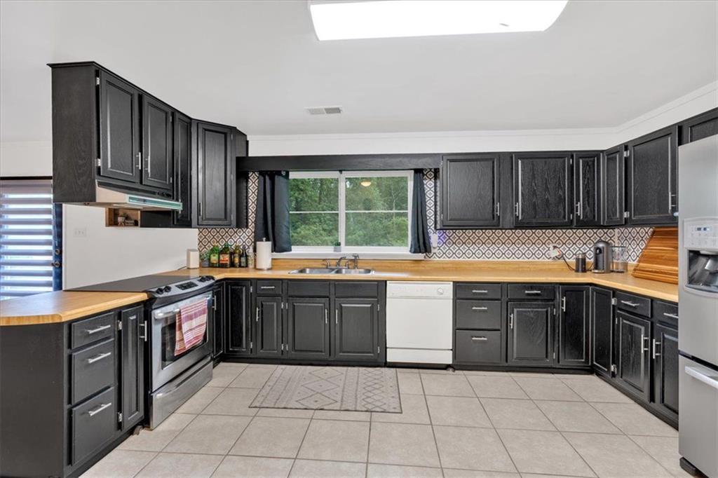 115 Pine Tree Drive, Fayetteville, Georgia image 8