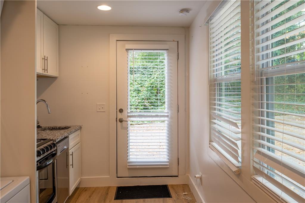 1170 Greenwich Street 7