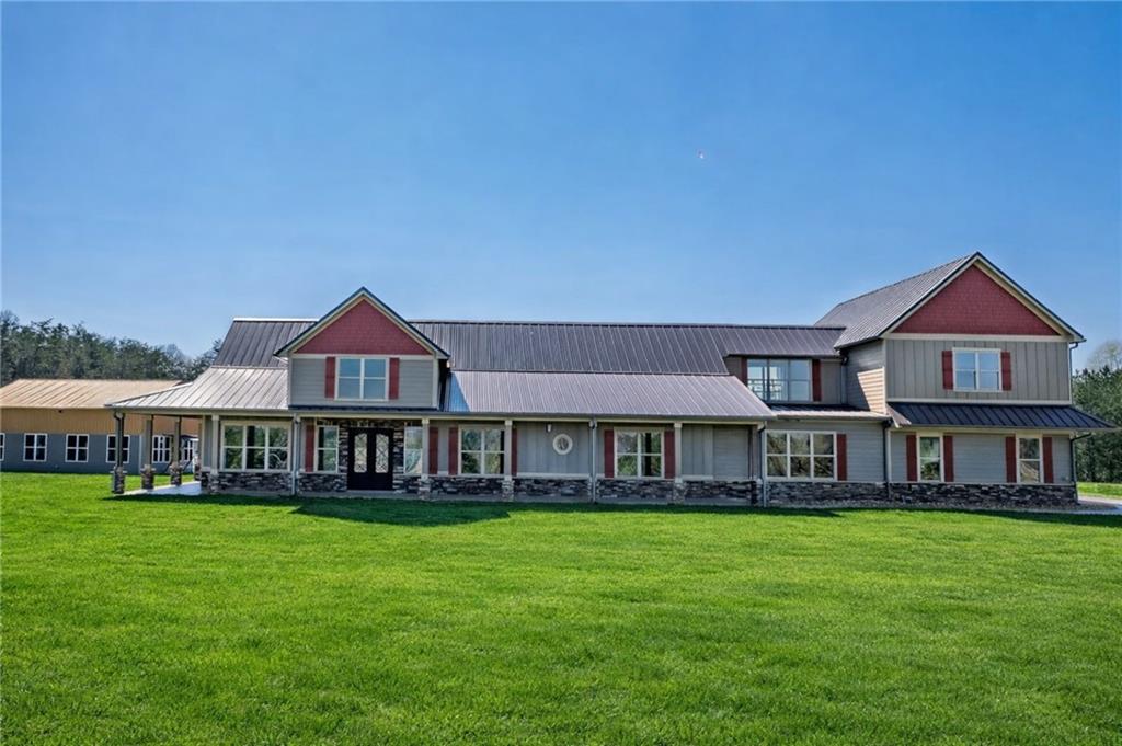 15 Lauren Lane NE