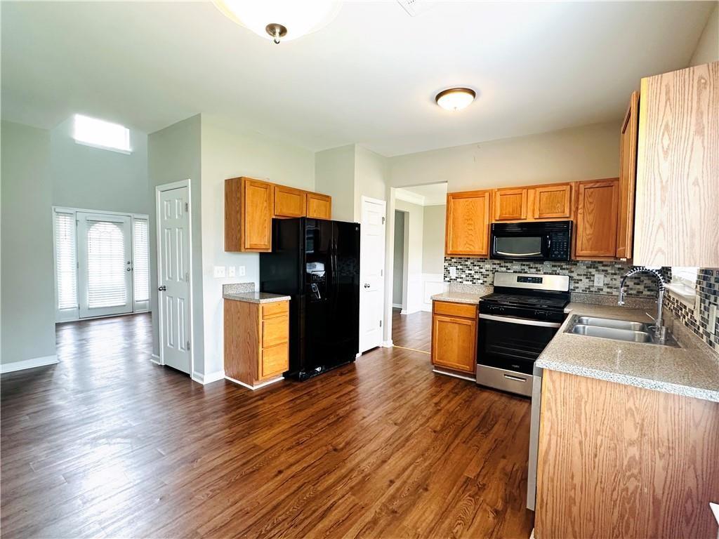 1215 Grey Rock Way