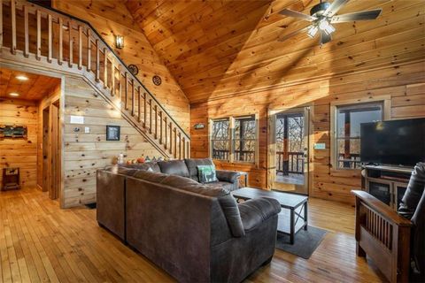 A home in Mineral Bluff