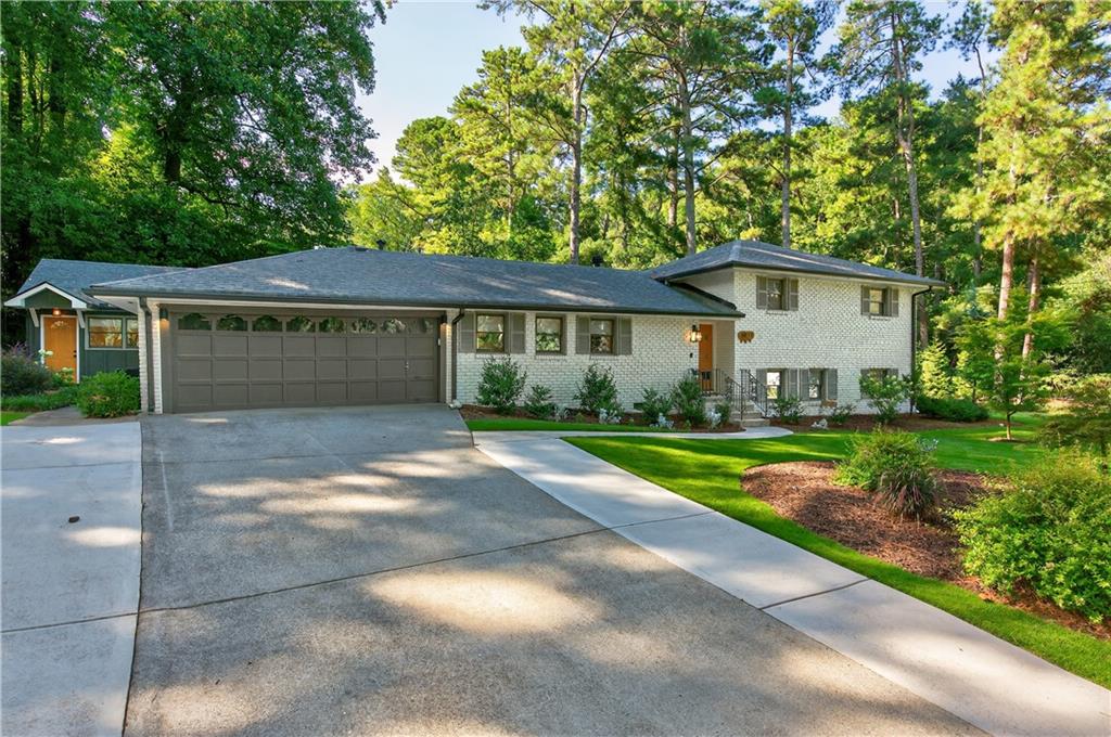 1977 Silvastone Drive NE