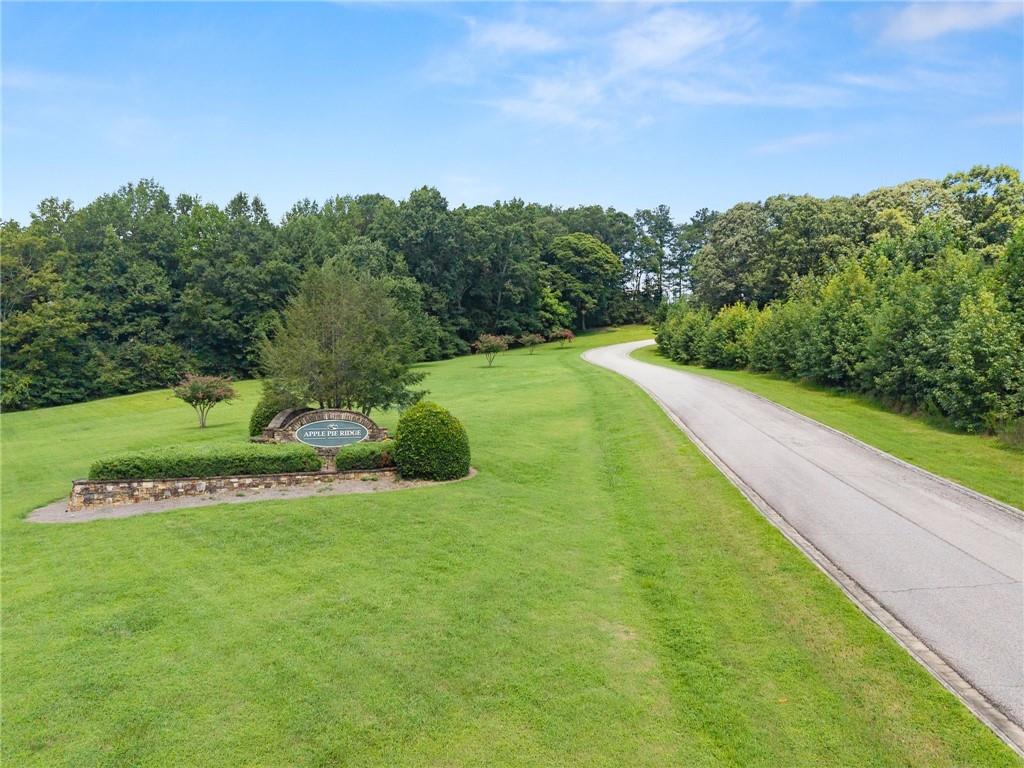 150 Lake Ridge Trail