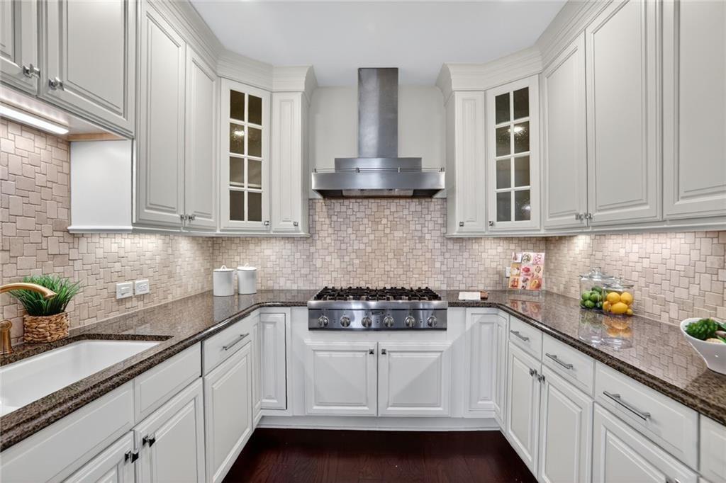 2233 Peachtree Road NE 1202