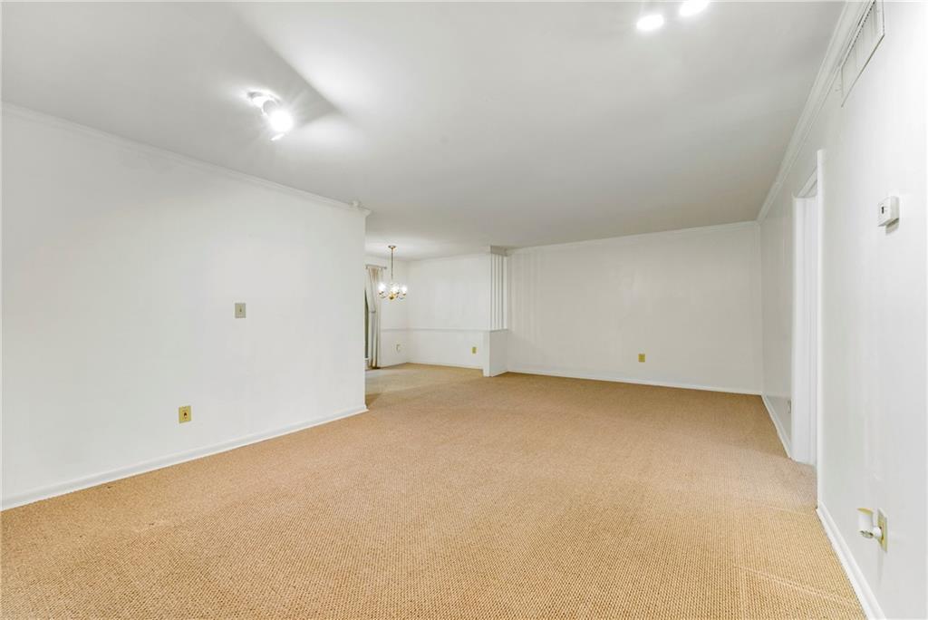 1111 Clairemont Avenue J6