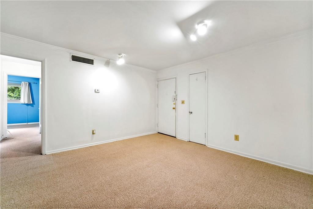 1111 Clairemont Avenue J6