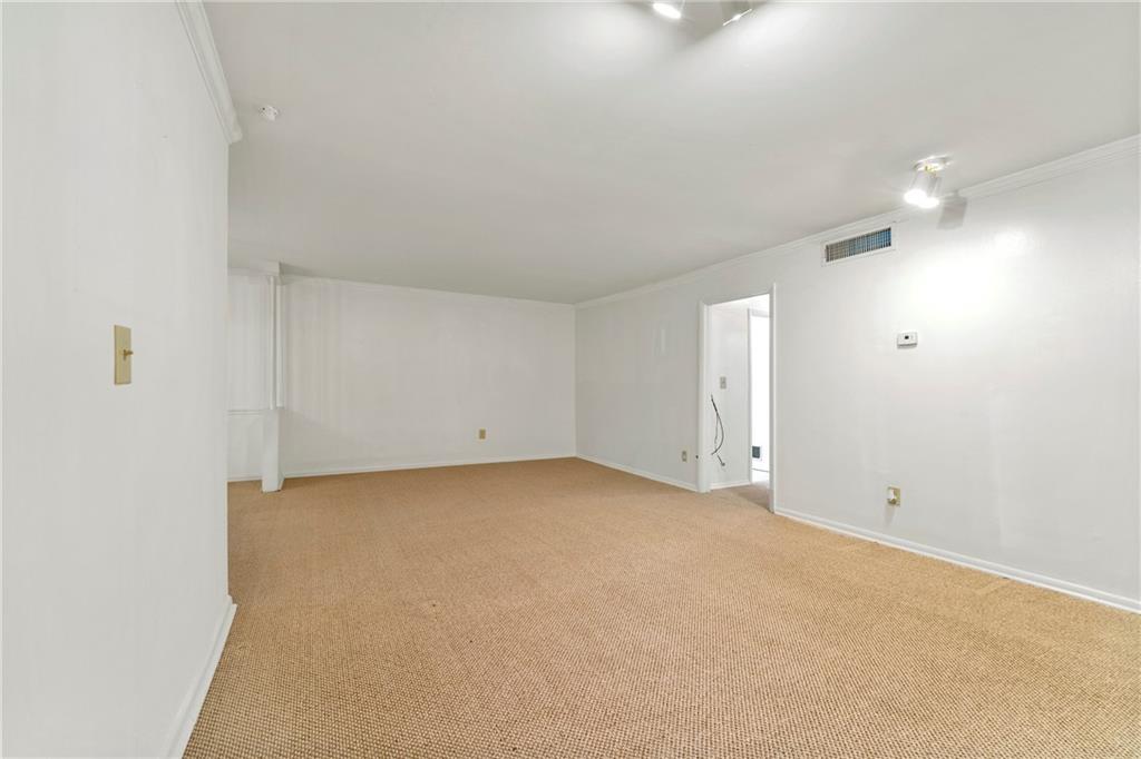 1111 Clairemont Avenue J6
