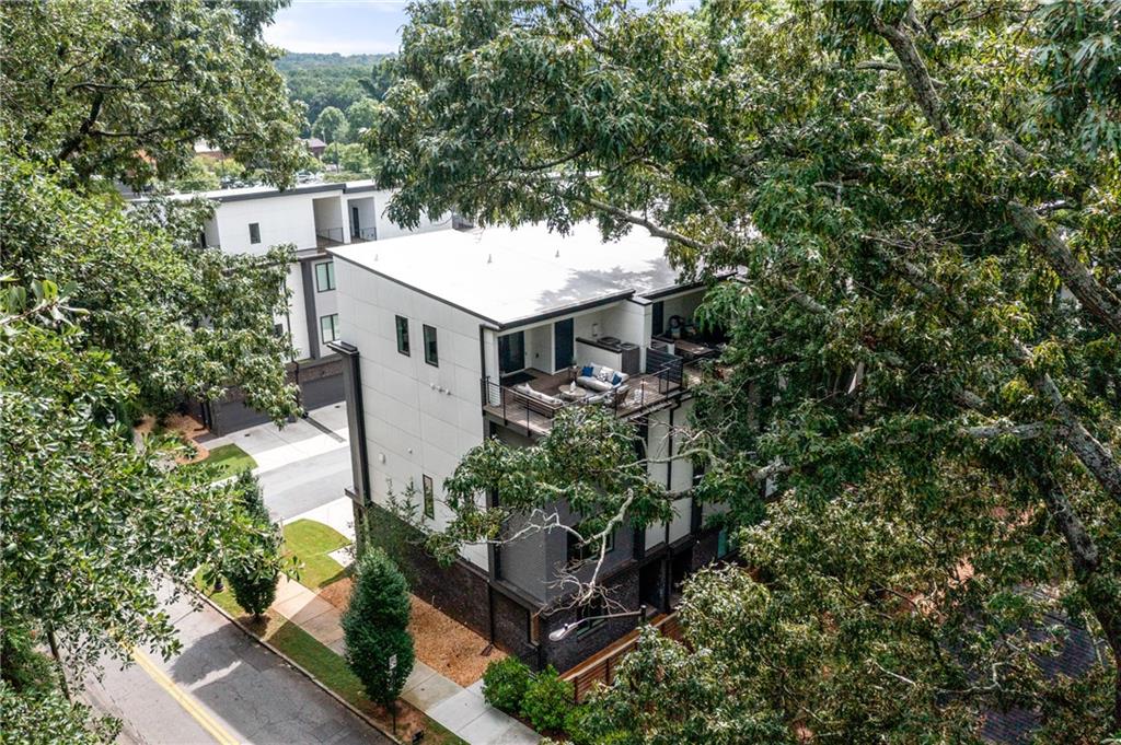 1836 Memorial Drive SE 303