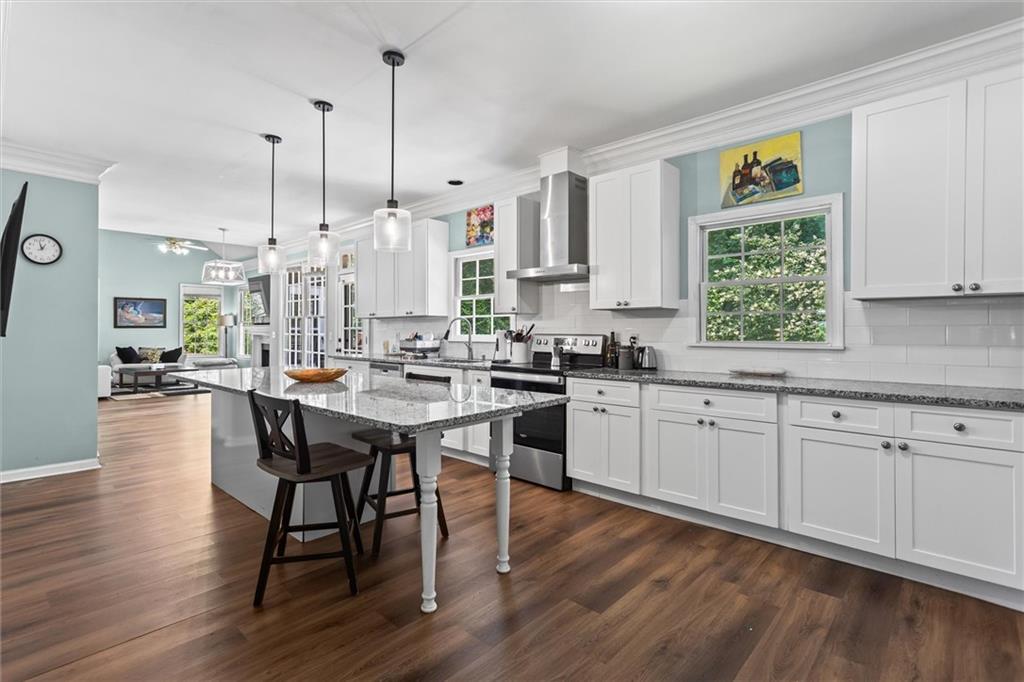 3183 Robinwood Trail