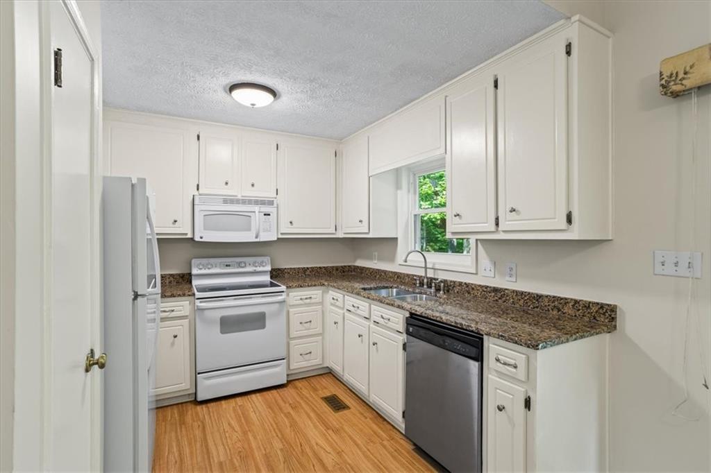832 Wyntuck Drive, Kennesaw, Georgia image 13