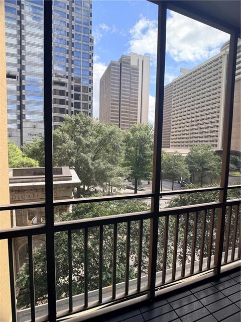 Condo For Sale - 300 Peachtree Street #4F<br/> Atlanta, GA 30308