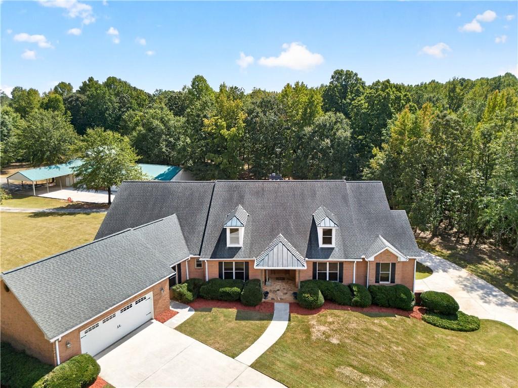 221 Valley Way