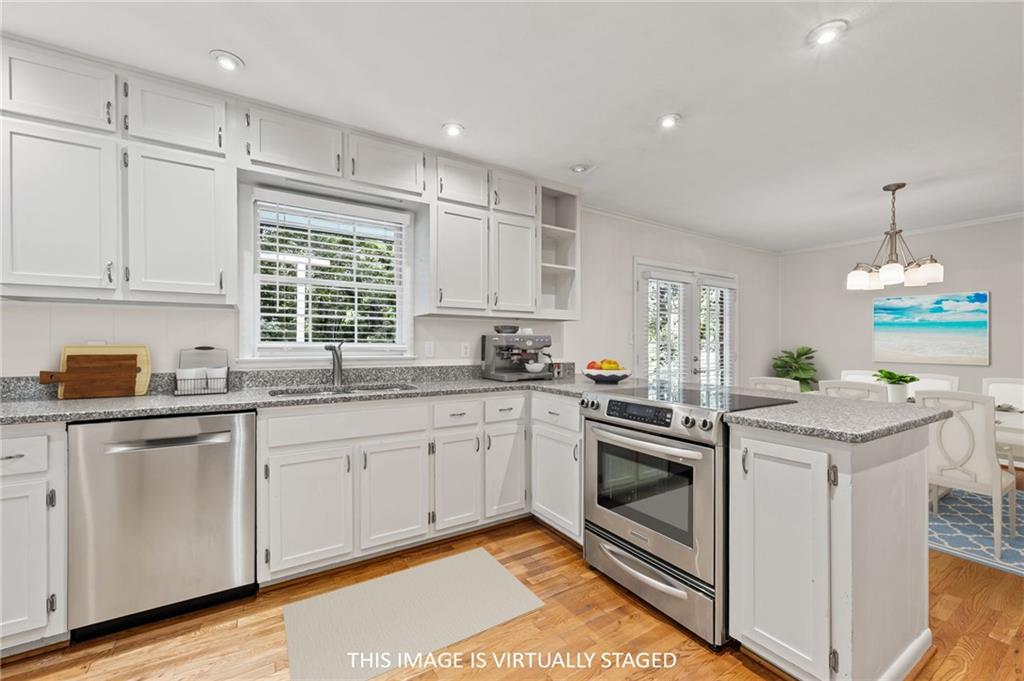 4470 LAKE IVANHOE Drive
